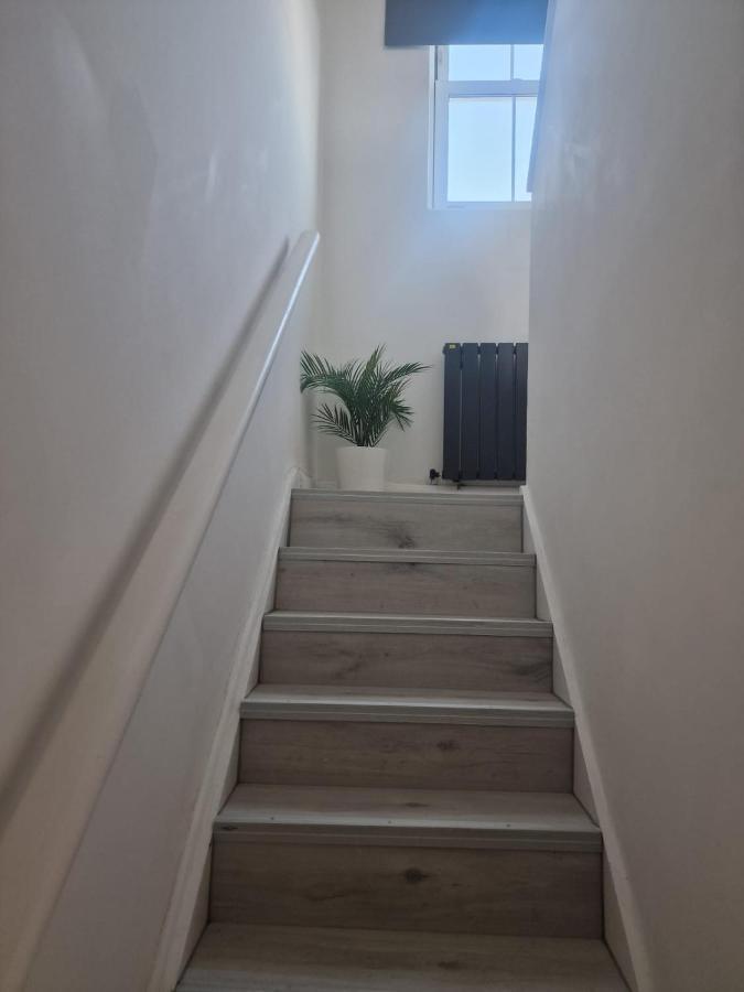 Collier'S Wood En-Suite Apartments لندن المظهر الخارجي الصورة